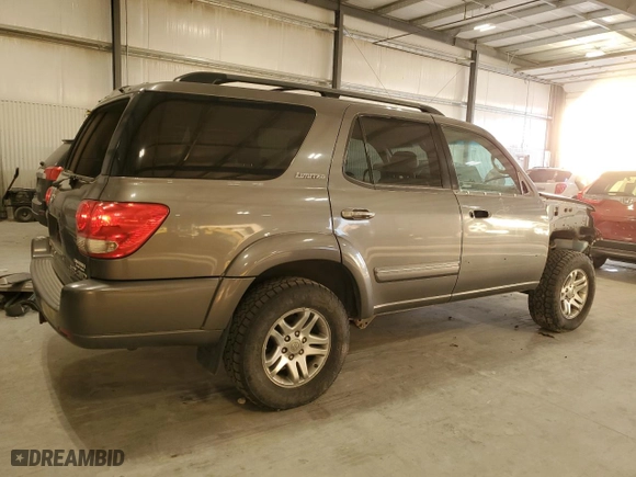 2005 Toyota Sequoia Limited with VIN 5TDBT48A25S246735, listed as a Copart auction lot 42233235 with 236,645 mi miles and Clean Title. Bid and sale history available at carsss.com. Image 3.