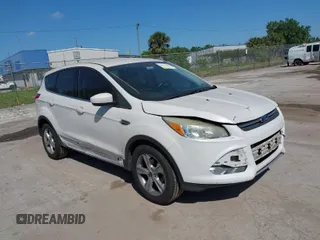 2015 Ford Escape SE with VIN 1FMCU0GX7FUA22322, listed as a IAAI auction lot 41942310 with 157,107 mi miles. Bid and sale history available at carsss.com. Image 1.