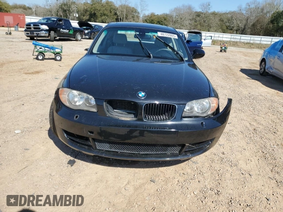 2011 BMW 1 Series 128i z VIN WBAUP9C52BVL90000, wystawiony jako Copart lot #48722805 z przebiegiem Nie podano mil oraz Szkody całkowita. Historia ofert i sprzedaży dostępna na DreamBid. Obrazek 5.