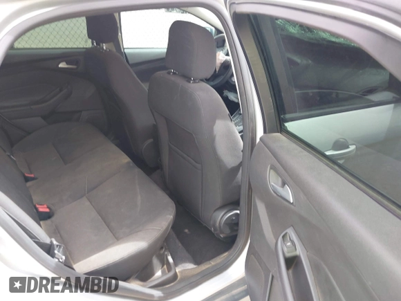 2016 Ford Focus SE with VIN 1FADP3F20GL338536, listed as a IAAI auction lot 41812805 with 130,943 mi miles. Bid and sale history available at carsss.com. Image 8.