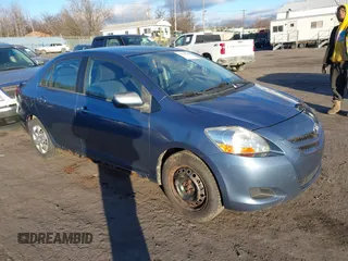 2008 Toyota Yaris with VIN JTDBT923X81229660, listed as a IAAI auction lot 41310288 with 190,856 mi miles. Bid and sale history available at carsss.com. Image 1.