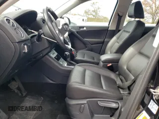2017 Volkswagen Tiguan S z VIN WVGBV7AX8HK011807, wystawiony jako Copart lot #78723724 z przebiegiem 87 855 mil mil oraz Szkoda całkowita • Salvage title. Historia ofert i sprzedaży dostępna na DreamBid. Obrazek 7.