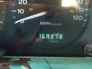 2002 Jeep Grand Cherokee Laredo with VIN 1J4GW48S92C169827, listed as a IAAI auction lot 41621901 with 169,373 mi miles. Bid and sale history available at carsss.com. Image 15.