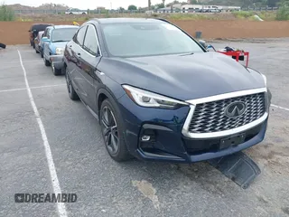 2022 Infiniti QX55 Luxe z VIN 3PCAJ5J32NF112458, wystawiony jako IAAI lot #42419908 z przebiegiem 85 557 mil mil oraz . Historia ofert i sprzedaży dostępna na DreamBid. Obrazek 1.