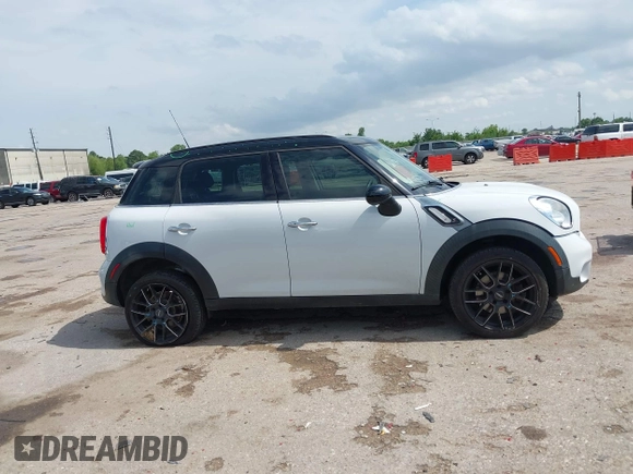 2016 MINI Countryman S with VIN WMWZC3C53GWP53582, listed as a IAAI auction lot 42400636 with Not provided miles and . Bid and sale history available at DreamBid. Image 13.