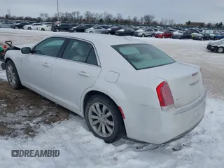 2015 Chrysler 300 Limited with VIN 2C3CCARG8FH756811, listed as a IAAI auction lot 41614649 with 70,580 mi miles. Bid and sale history available at carsss.com. Image 3.