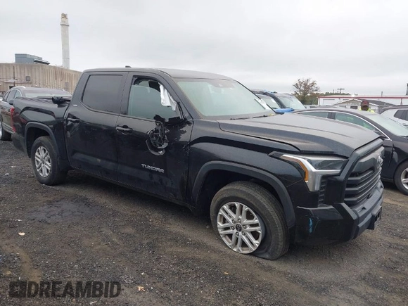 2022 Toyota Tundra 2WD SR5 with VIN 5TFLA5AB1NX001339, listed as a IAAI auction lot 40515694 with 47,644 mi miles. Bid and sale history available at carsss.com. Image 1.