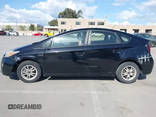 2015 Toyota Prius Four with VIN JTDKN3DU8F1875855, listed as a IAAI auction lot 41942209 with 275,120 mi miles. Bid and sale history available at carsss.com. Image 15.