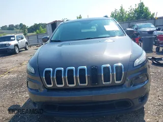2016 Jeep Cherokee Latitude with VIN 1C4PJLCB1GW113585, listed as a IAAI auction lot 42457964 with 92,736 mi miles and . Bid and sale history available at DreamBid. Image 12.