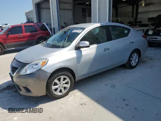 2012 Nissan Versa S z VIN 3N1CN7APXCL860775, wystawiony jako Copart lot #65229785 z przebiegiem 144 991 mil mil oraz Szkoda całkowita • Salvage title. Historia ofert i sprzedaży dostępna na DreamBid. Obrazek 1.