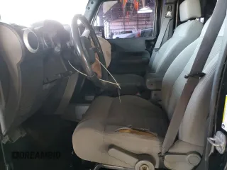 2008 Jeep Wrangler Unlimited Sahara with VIN 1J4GA59108L521910, listed as a Copart auction lot 62330425 with 169,887 mi miles and Salvage title. Bid and sale history available at DreamBid. Image 7.