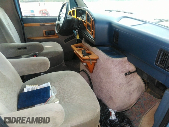 1994 Ford Econoline Cargo with VIN 1FDEE14N5RHC02152, listed as a IAAI auction lot 41803081 with 132,453 mi miles and . Bid and sale history available at carsss.com. Image 5.