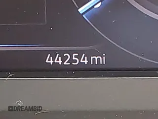 2020 Volkswagen Tiguan SE z VIN 3VV3B7AX0LM007612, wystawiony jako IAAI lot #42275320 z przebiegiem 44 254 mil mil oraz . Historia ofert i sprzedaży dostępna na DreamBid. Obrazek 16.