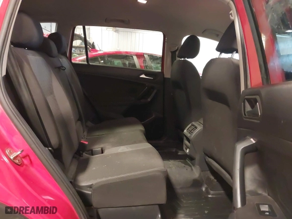 2019 Volkswagen Tiguan S with VIN 3VV0B7AX3KM075498, listed as a IAAI auction lot 41501778 with 143,262 mi miles. Bid and sale history available at carsss.com. Image 8.
