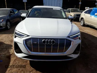 2022 Audi e-tron Sportback S line Premium z VIN WA11AAGE9NB019340, wystawiony jako Copart lot #36347173 z przebiegiem 9 716 mil mil oraz . Historia ofert i sprzedaży dostępna na DreamBid. Obrazek 5.