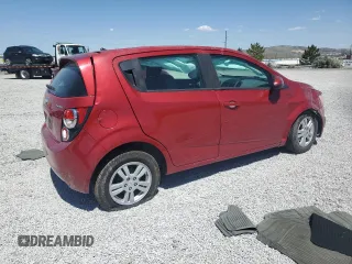 2012 Chevrolet Sonic LS z VIN 1G1JA6SH0C4113041, wystawiony jako Copart lot #58743055 z przebiegiem 69 453 mil mil oraz Szkoda całkowita • Salvage title. Historia ofert i sprzedaży dostępna na DreamBid. Obrazek 3.