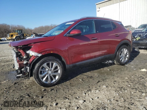 2023 Buick Encore GX Essence z VIN KL4MMFSL9PB112935, wystawiony jako Copart lot #48322385 z przebiegiem 8 972 mil mil oraz Szkoda całkowita • Salvage title. Historia ofert i sprzedaży dostępna na DreamBid. Obrazek 1.