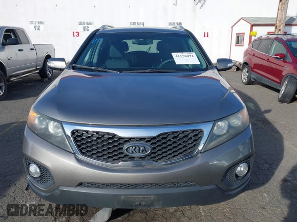 2011 Kia Sorento LX with VIN 5XYKT3A15BG180713, listed as a IAAI auction lot 41556092 with 135,146 mi miles. Bid and sale history available at carsss.com. Image 12.