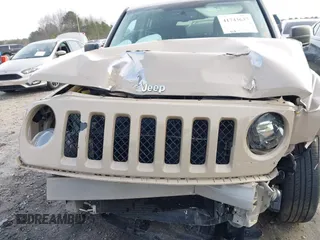 2017 Jeep Patriot Sport with VIN 1C4NJPBB3HD186308, listed as a IAAI auction lot 41743637 with 82,111 mi miles. Bid and sale history available at carsss.com. Image 19.