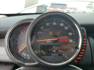 2014 MINI Hardtop z VIN WMWXM5C5XET936685, wystawiony jako Copart lot #54418045 z przebiegiem 135 213 mil mil oraz Szkody całkowita. Historia ofert i sprzedaży dostępna na DreamBid. Obrazek 9.