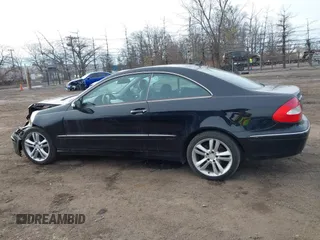 2008 Mercedes-Benz CLK 350 with VIN WDBTJ56H28F245782, listed as a IAAI auction lot 41512400 with 137,157 mi miles and . Bid and sale history available at carsss.com. Image 14.