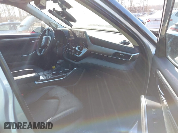 2023 Toyota Highlander Hybrid Limited with VIN 5TDXBRCH8PS122997, listed as a IAAI auction lot 41410080 with 29,647 mi miles and . Bid and sale history available at DreamBid. Image 5.