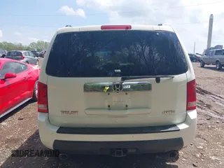 2011 Honda Pilot EX-L with VIN 5FNYF4H58BB085635, listed as a IAAI auction lot 42114205 with 218,399 mi miles. Bid and sale history available at carsss.com. Image 16.