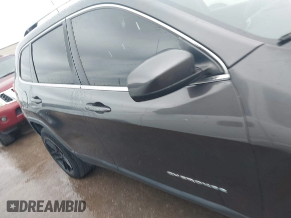2018 Jeep Cherokee Latitude Plus with VIN 1C4PJLLBXJD621833, listed as a IAAI auction lot 41325843 with 65,326 mi miles. Bid and sale history available at carsss.com. Image 13.