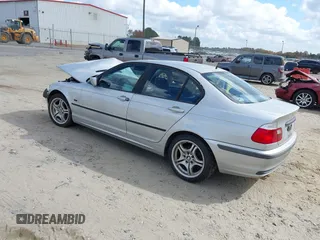2000 BMW 3 Series 323i with VIN WBAAM3348YFP79534, listed as a IAAI auction lot 40734827 with 185,943 mi miles and . Bid and sale history available at DreamBid. Image 3.
