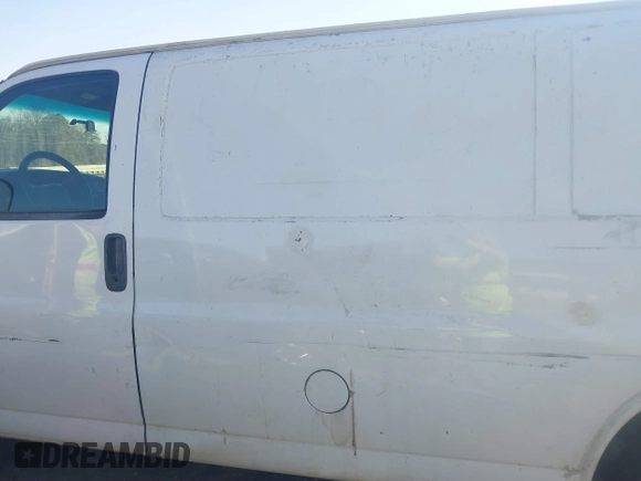 2000 Chevrolet City Express Cargo z VIN 1GCFG15W2Y1133504, wystawiony jako IAAI lot #41673541 z przebiegiem 167 849 mil mil oraz . Historia ofert i sprzedaży dostępna na DreamBid. Obrazek 14.