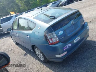 2005 Toyota Prius with VIN JTDKB22U457035511, listed as a IAAI auction lot 42175447 with 142,840 mi miles. Bid and sale history available at carsss.com. Image 3.
