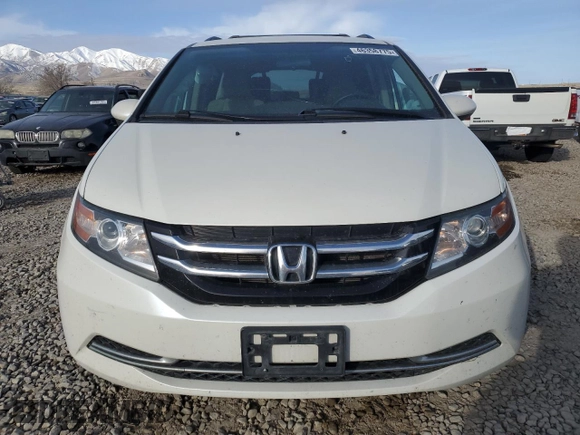 2016 Honda Odyssey SE with VIN 5FNRL5H39GB070652, listed as a Copart auction lot 46358775 with 135,921 mi miles and Salvage Title. Bid and sale history available at DreamBid. Image 5.