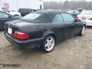 2000 Mercedes-Benz CLK-Class with VIN WDBLK70G5YT049300, listed as a IAAI auction lot 41535962 with NaN miles. Bid and sale history available at carsss.com. Image 4.