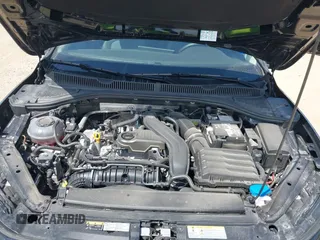 2025 Volkswagen Jetta SE z VIN 3VW7X7BU5SM016937, wystawiony jako IAAI lot #42416412 z przebiegiem 10 385 mil mil oraz . Historia ofert i sprzedaży dostępna na DreamBid. Obrazek 10.
