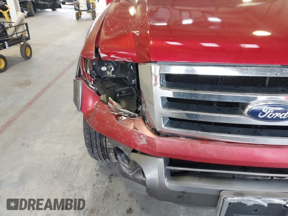 2007 Ford Expedition EL XLT with VIN 1FMFK15577LA81842, listed as a IAAI auction lot 41389458 with 221,603 mi miles. Bid and sale history available at carsss.com. Image 6.