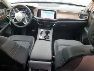 2024 Volkswagen Atlas SE z VIN 1V2LR2CA7RC566105, wystawiony jako Copart lot #42130995 z przebiegiem 7 794 mil mil oraz Nie do naprawy • Non repairable. Historia ofert i sprzedaży dostępna na DreamBid. Obrazek 8.
