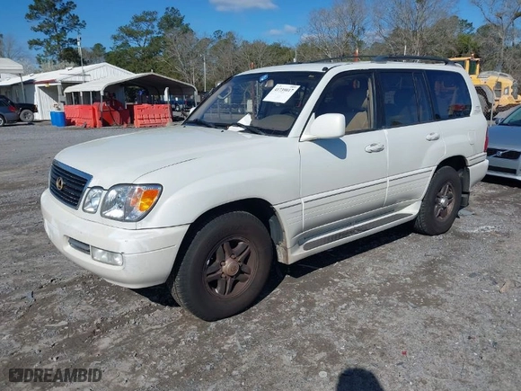 2002 Lexus LX 470 with VIN JTJHT00W123522570, listed as a IAAI auction lot 41739017 with 266,396 mi miles. Bid and sale history available at carsss.com. Image 2.
