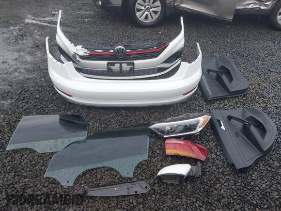 2019 Volkswagen Jetta GLI S z VIN 3VW6T7BU2KM202992, wystawiony jako IAAI lot #40896812 z przebiegiem 44 348 mil mil oraz . Historia ofert i sprzedaży dostępna na DreamBid. Obrazek 12.