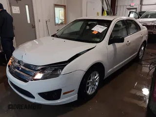 2011 Ford Fusion S with VIN 3FAHP0GA4BR304390, listed as a IAAI auction lot 41729092 with 40,490 mi miles. Bid and sale history available at carsss.com. Image 2.