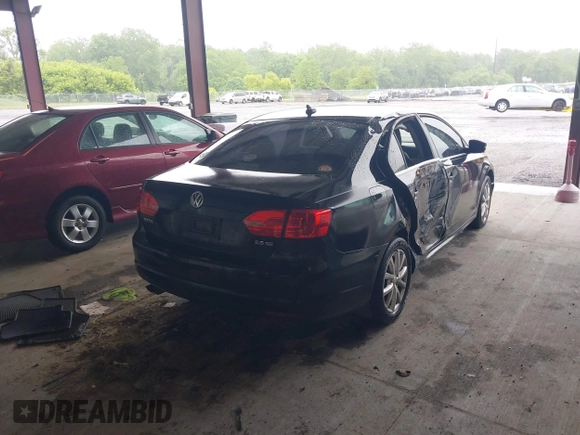 2013 Volkswagen Jetta SE z VIN 3VWDP7AJXDM353228, wystawiony jako IAAI lot #42364744 z przebiegiem 132 672 mil mil oraz . Historia ofert i sprzedaży dostępna na DreamBid. Obrazek 4.