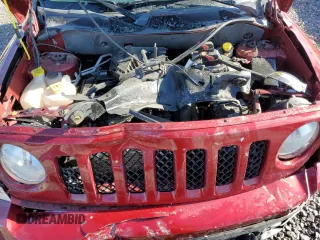 2016 Jeep Patriot Latitude z VIN 1C4NJPFAXGD640313, wystawiony jako Copart lot #41603235 z przebiegiem 112 119 mil mil oraz Szkoda całkowita • Salvage title. Historia ofert i sprzedaży dostępna na DreamBid. Obrazek 12.