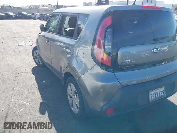 2015 Kia Soul with VIN KNDJN2A21F7217008, listed as a IAAI auction lot 41945889 with 136,656 mi miles and . Bid and sale history available at DreamBid. Image 3.