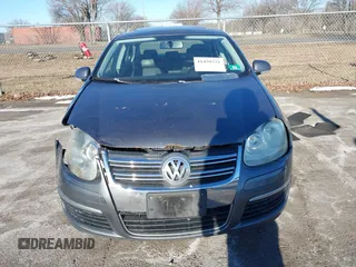 2008 Volkswagen Jetta SE z VIN 3VWRZ71K98M081253, wystawiony jako IAAI lot #41459732 z przebiegiem 174 887 mil mil oraz . Historia ofert i sprzedaży dostępna na DreamBid. Obrazek 12.