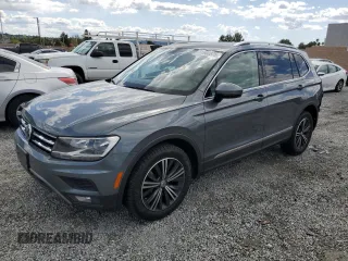 2018 Volkswagen Tiguan SEL z VIN 3VV3B7AX7JM070106, wystawiony jako Copart lot #51960575 z przebiegiem 72 542 mil mil oraz Szkoda całkowita • Salvage title. Historia ofert i sprzedaży dostępna na DreamBid. Obrazek 1.