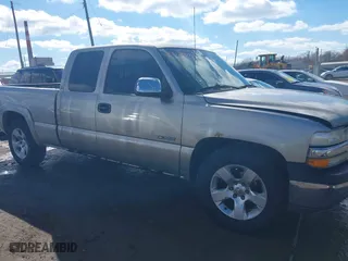 2000 Chevrolet Silverado 1500 LS with VIN 1GCEC19T9YZ220406, listed as a IAAI auction lot 41727419 with 185,131 mi miles. Bid and sale history available at carsss.com. Image 13.