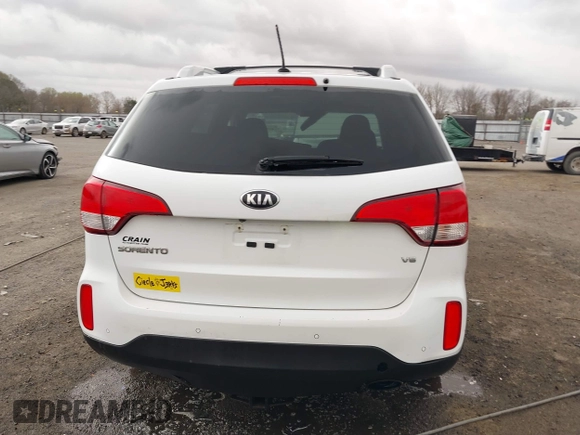 2015 Kia Sorento LX with VIN 5XYKT4A73FG613249, listed as a IAAI auction lot 41830836 with 111,396 mi miles. Bid and sale history available at carsss.com. Image 16.