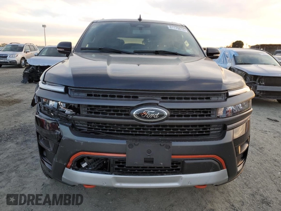 2023 Ford Expedition Timberline с VIN 1FMJU1RG3PEA47689, выставлен на аукционе Copart как лот 81179814 с пробегом 19 237 миль миль и Списание • Salvage title. История ставок и продаж доступна на DreamBid. Изображение 5.