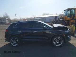 2019 Lincoln MKC Reserve with VIN 5LMCJ3D96KUL46773, listed as a IAAI auction lot 42064234 with 70,176 mi miles and . Bid and sale history available at DreamBid. Image 13.