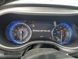 2020 Chrysler Pacifica Launch Edition with VIN 2C4RC3BG5LR274055, listed as a Copart auction lot 59786895 with 30,475 mi miles and Salvage title. Bid and sale history available at DreamBid. Image 9.