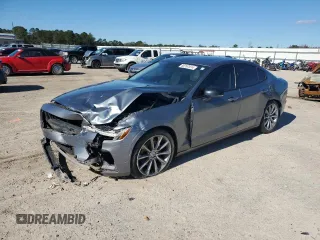 2021 Volvo S60 Momentum with VIN 7JR102TZ3MG107892, listed as a Copart auction lot 80767914 with 113,297 mi miles and Salvage Title. Bid and sale history available at carsss.com. Image 1.